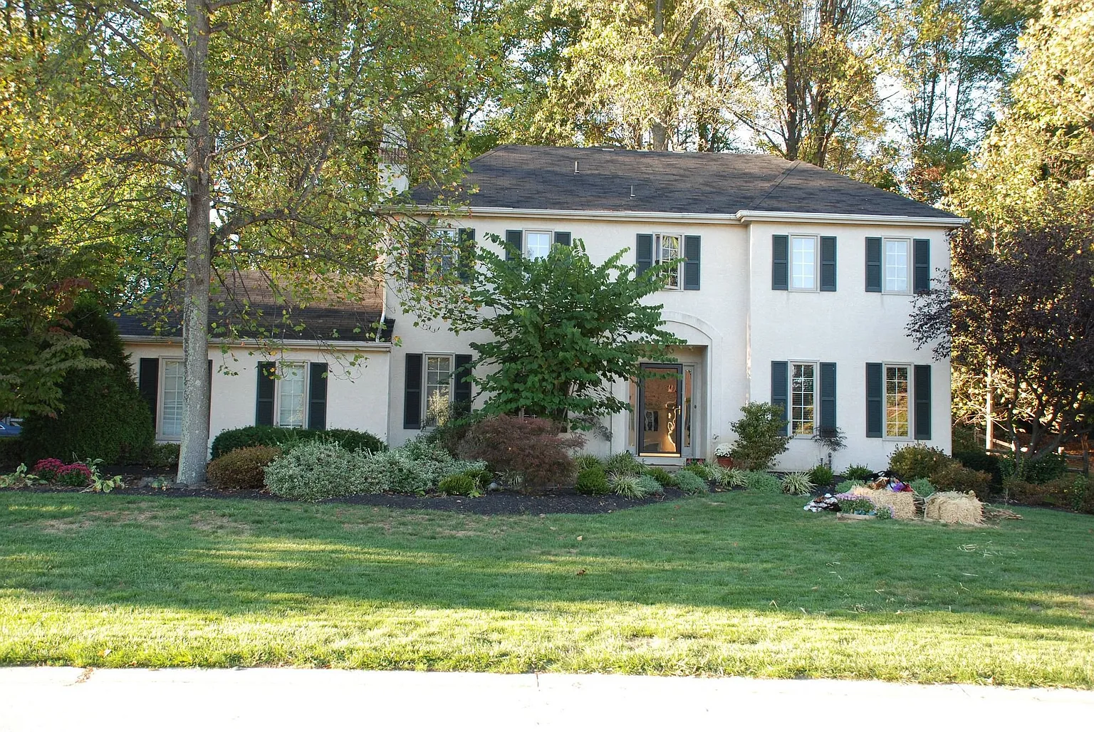 425 Beaumont Cir photo 1