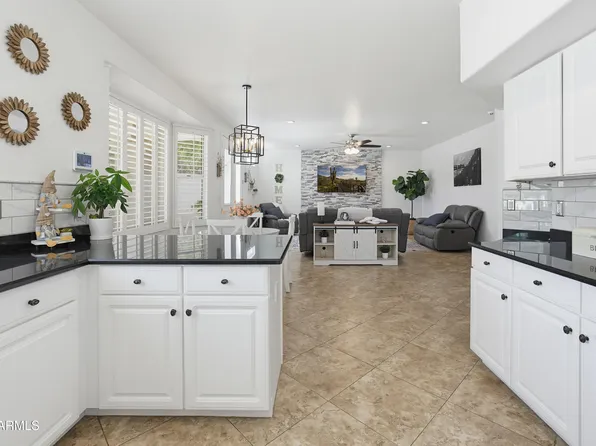 13 W SILVERWOOD Drive, Phoenix, AZ 85045