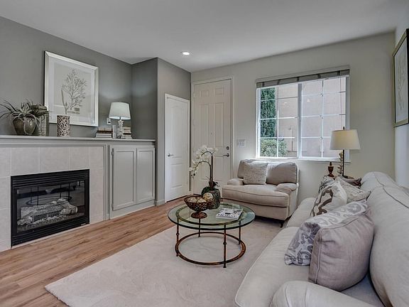 3rd image of 2206 Esperanca Ave