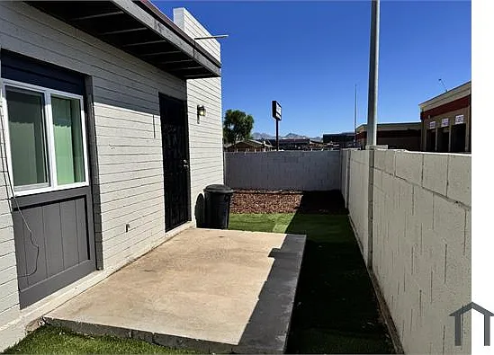 115 W Hill Dr #11 — Photo 24