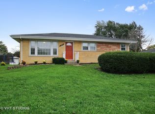 805 Dierking Ter, Elk Grove Village, IL 60007