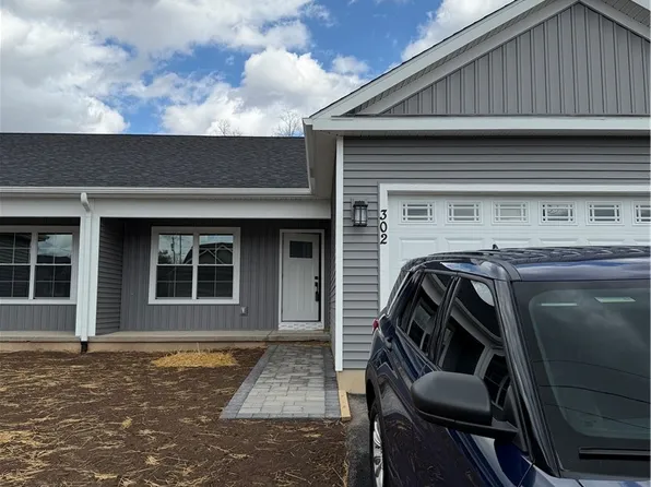 302 Nicks Way, Syracuse, NY 13209