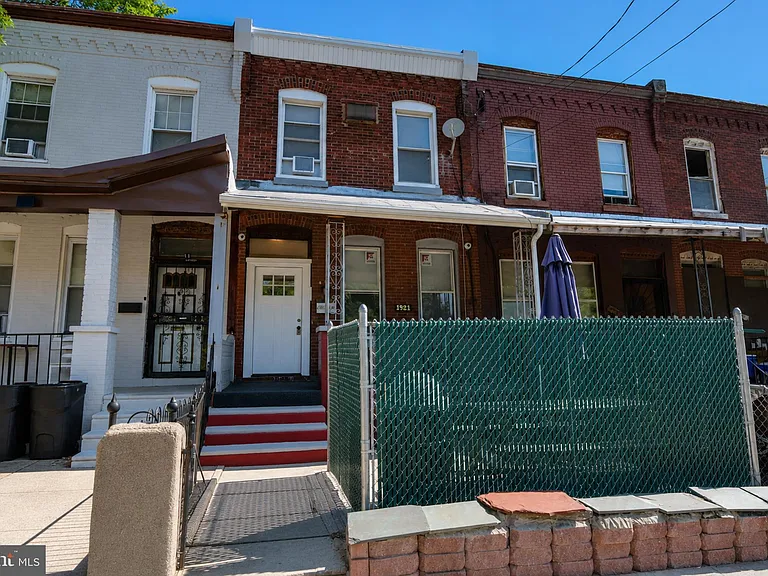 1921 W Allegheny Ave — Photo 1