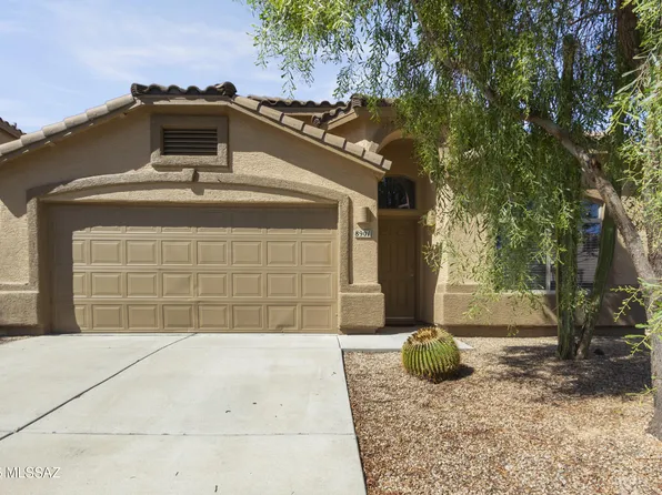 8901 N Misty Brook Dr, Tucson, AZ 85743