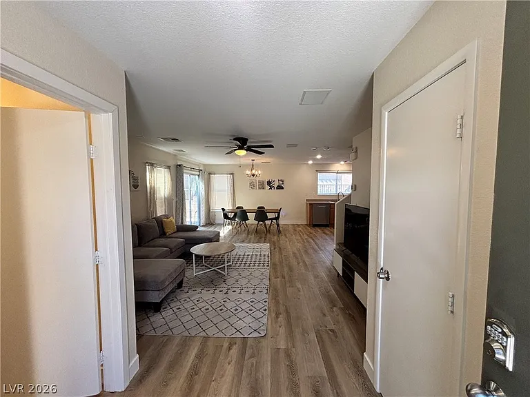 586 Brinkburn Point Ave — Photo 3