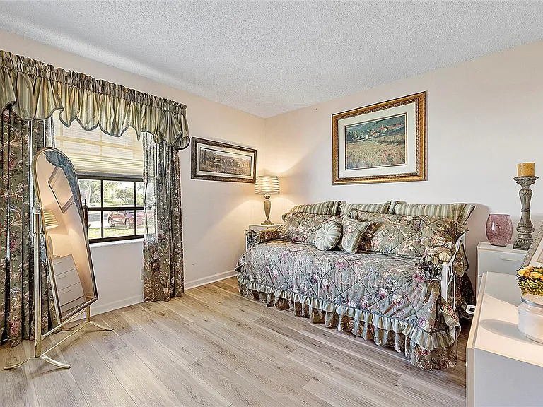 31 Columbia Ct — Photo 29