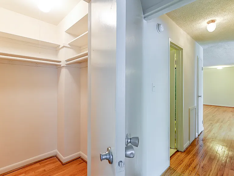 1817 N Quinn St — Photo 12