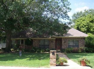3729 Hollow Creek Rd, Arlington, TX 76001