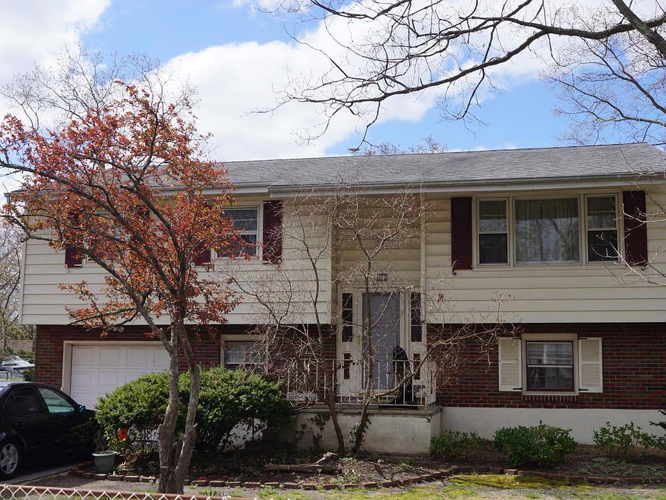 1st image of 115 Maine St