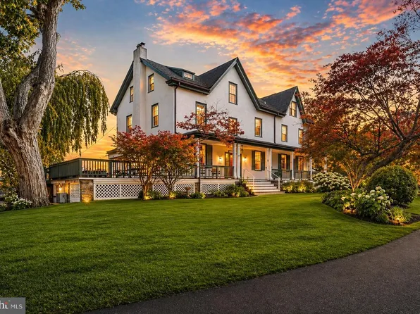 34 1/2 Mary Jane Ln, Newtown Square, PA 19073