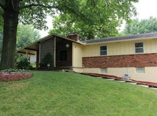 9610 E 65th St, Raytown, MO 64133