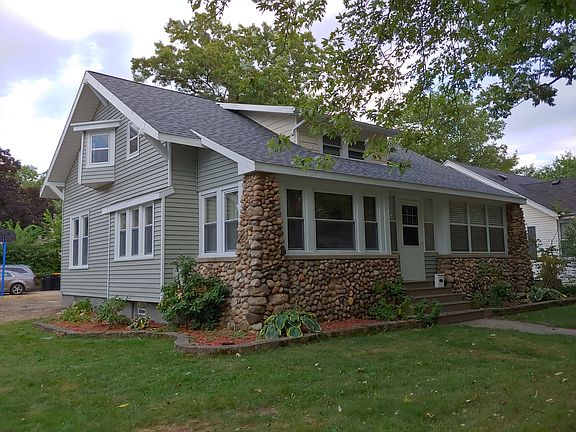 View from the corner of Central Avenue and Thornwood Street