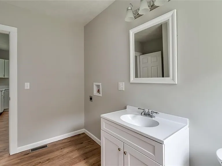 125 N Hamilton St — Photo 16