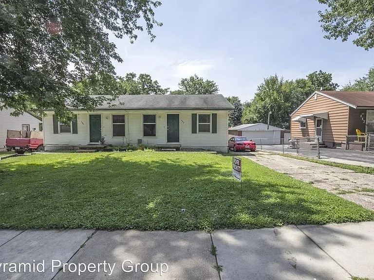 121 E Watrous Ave — Photo 1