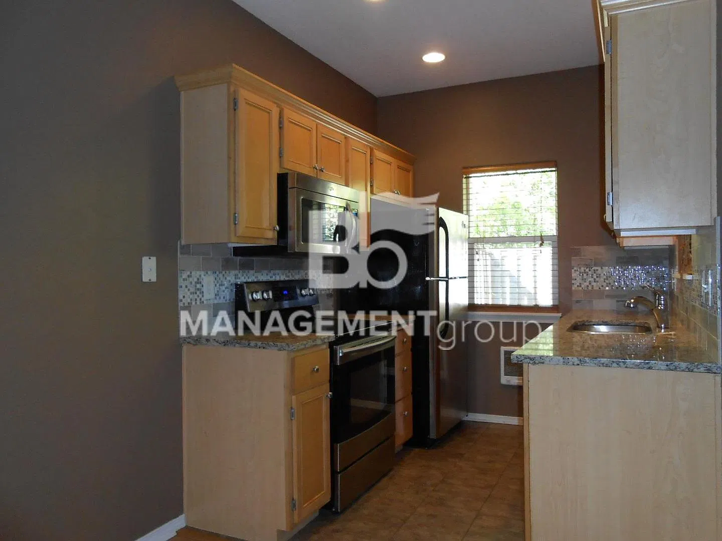 Orenco/Hillsboro Townhome Close to Intel & Shopping — Photo 3