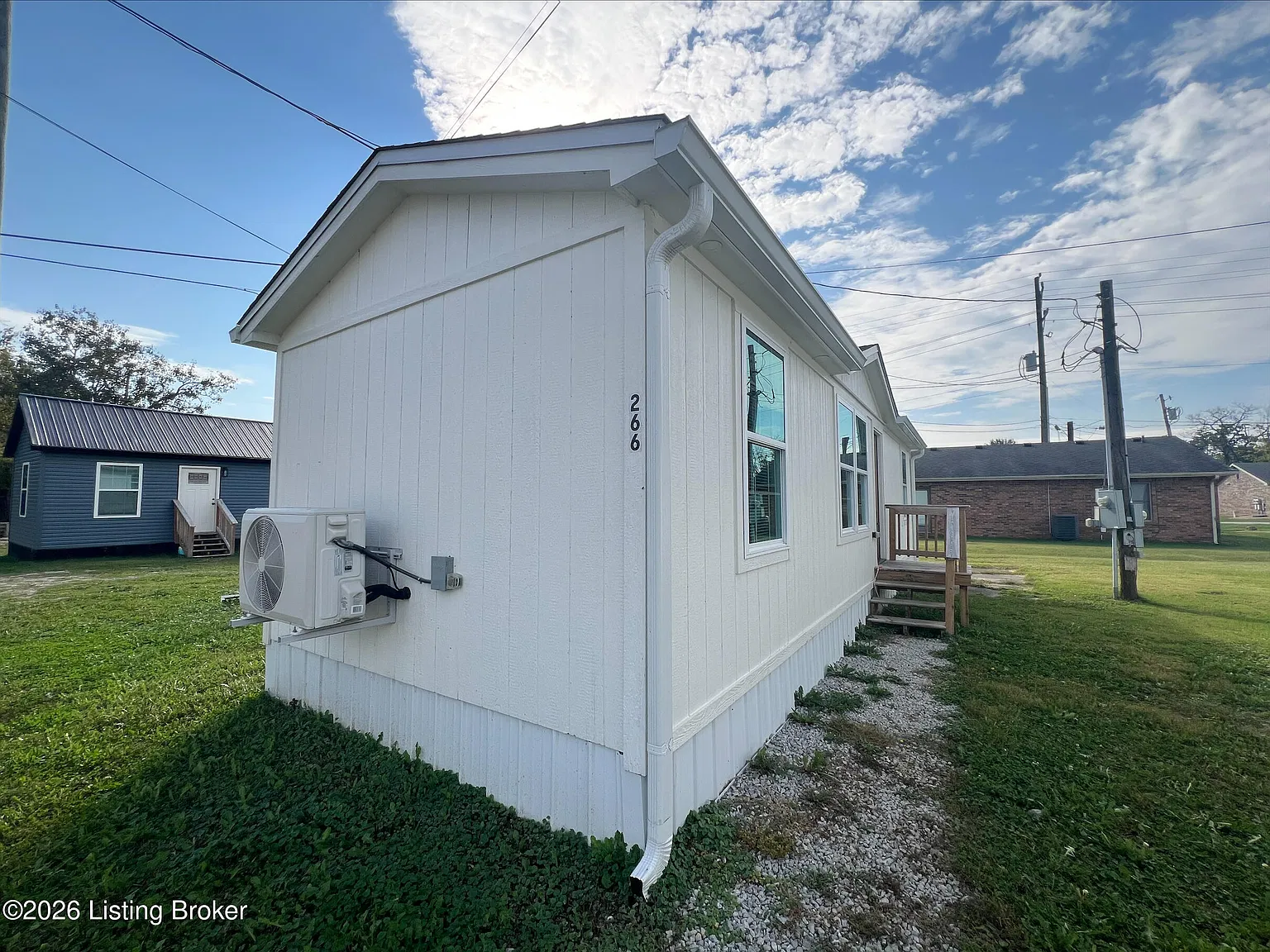 2 bed, 1.0 bath, 400 sqft, $1,395 — Photo 3