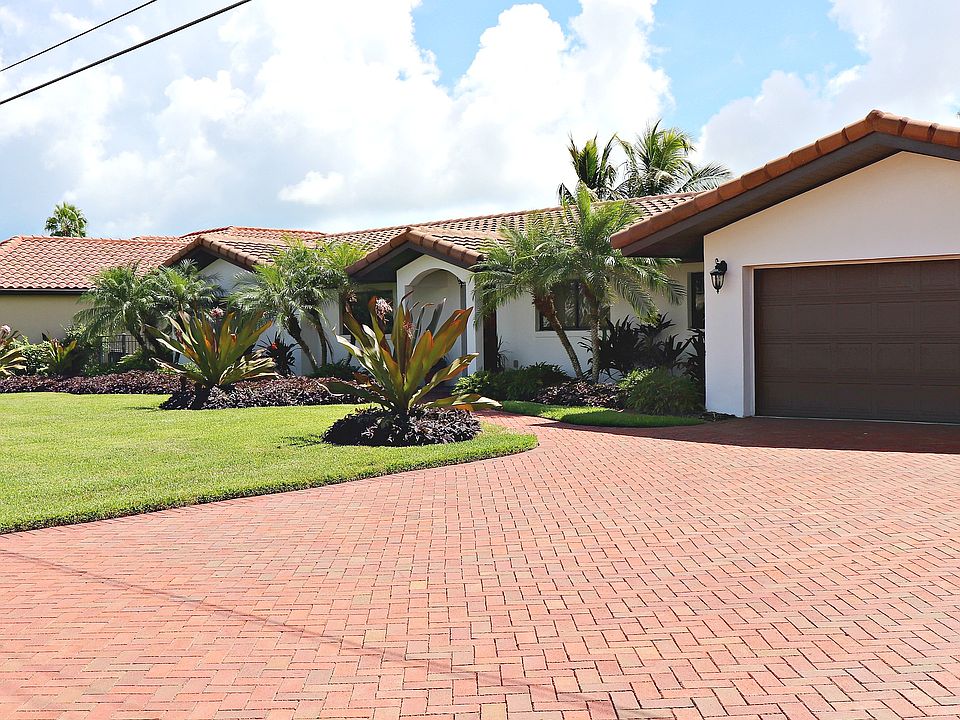 2nd image of 248 Bahama Blvd