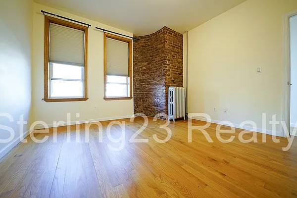 Rented by Sterling Realty Solution Inc | media 18