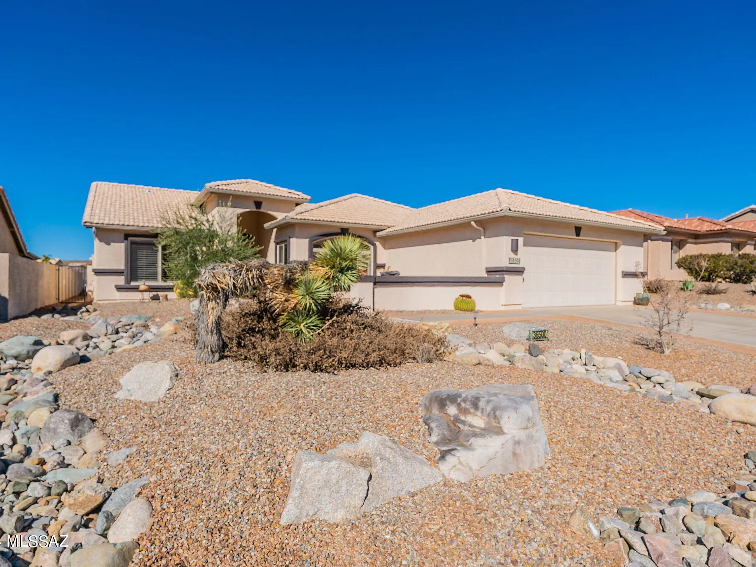 2 bed, 1.5 bath, 1913 sqft, $4,200 — Photo 3