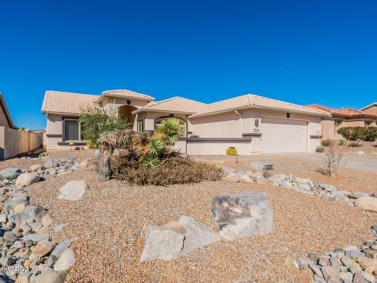 36500 S Rock Crest Dr — Photo 3