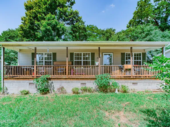 410 W College St, Athens, TN 37303