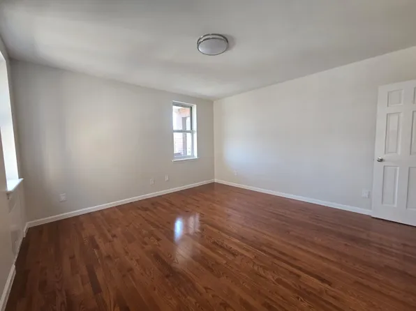 (undisclosed Address), Maspeth, NY 11378