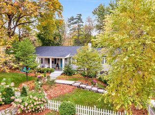 329 Ridgeview Dr E, Wayzata, MN 55391