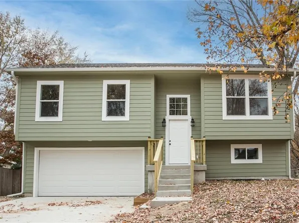 1104 NE Columbus St, Lees Summit, MO 64086