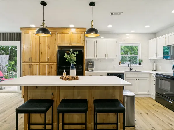 7833 Gaston Ave, Fort Worth, TX 76116