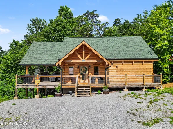 1448 Red Cedar Ln, Sevierville, TN 37876