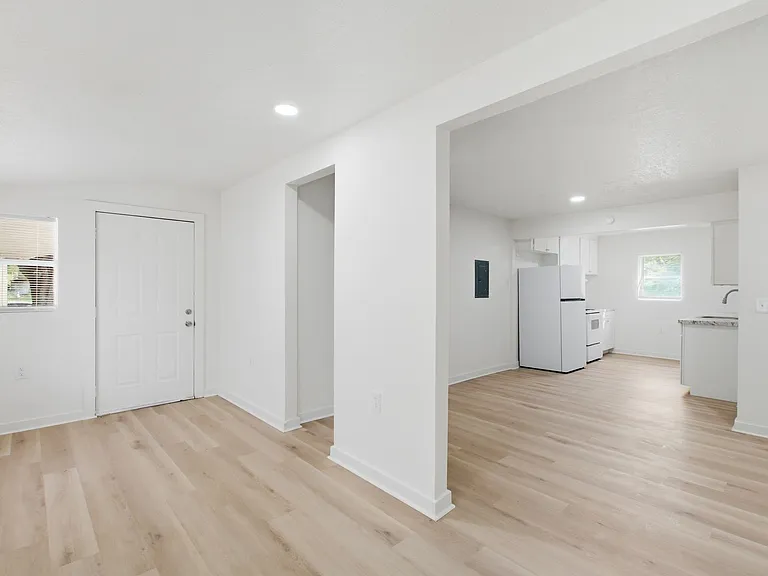 1824 Grayson St — Photo 29