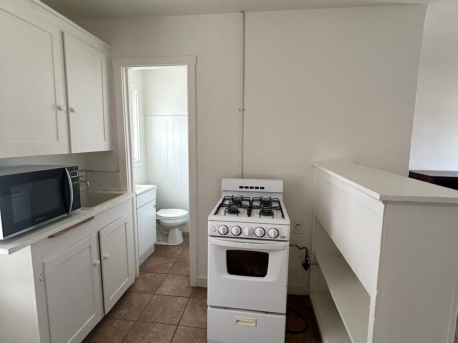 1 bed, 300 sqft, $800 — Photo 4