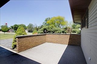 3rd image of 8165 Verlynda Dr
