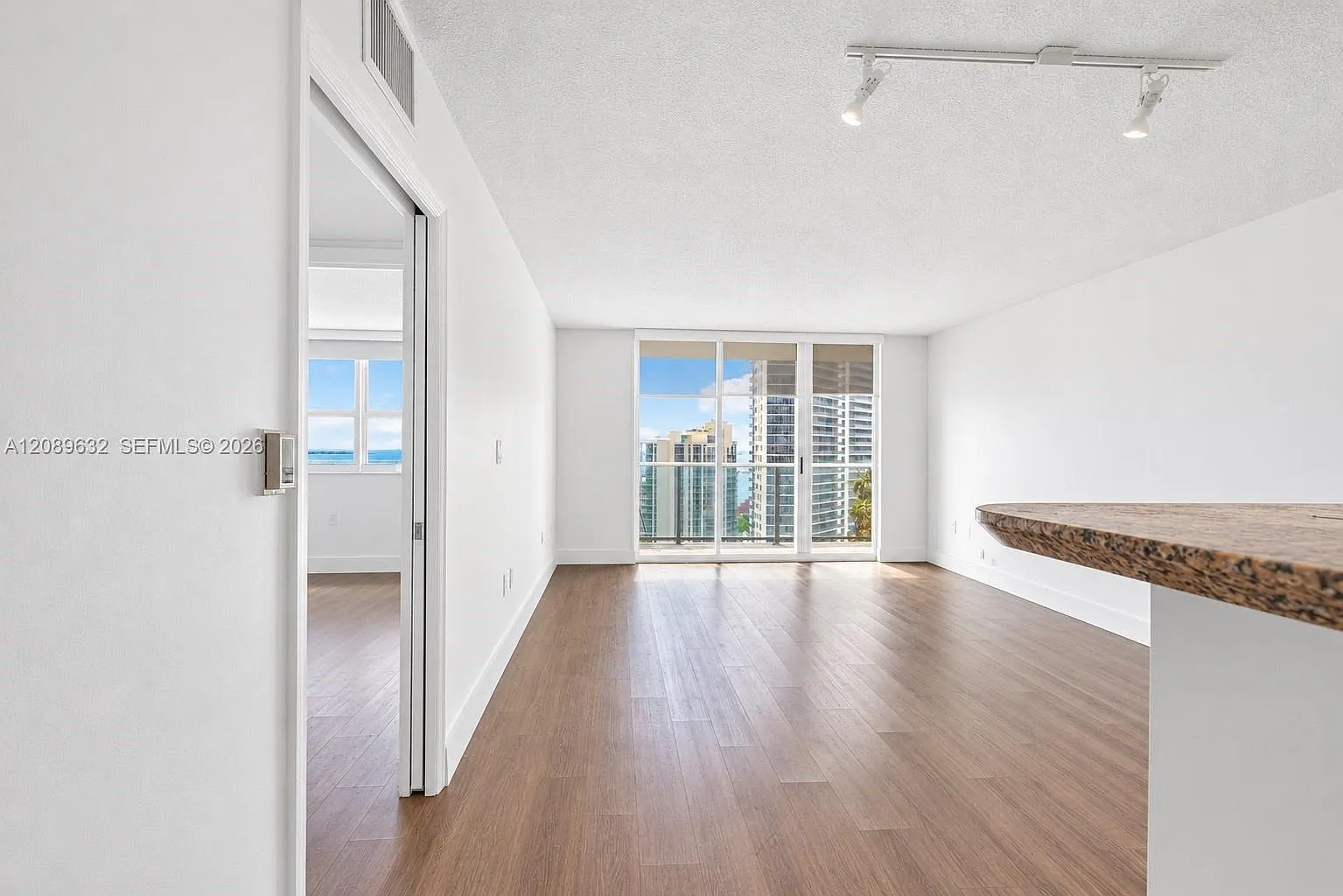 The Mark On Brickell Cond — Photo 1