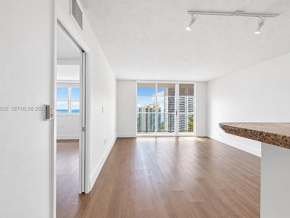 1155 Brickell Bay Dr #2905