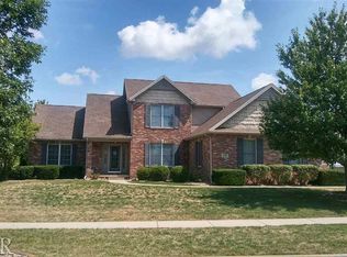 2606 Crooked Creek Rd, Bloomington, IL 61705