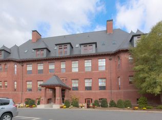 33 Forest St APT 207, Lexington, MA 02421