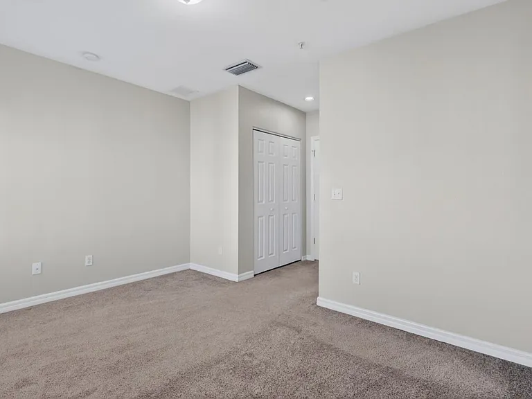 340 E Ashley St — Photo 14