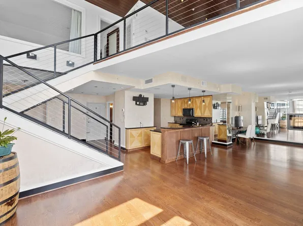 555 Church St APT 2300, Nashville, TN 37219