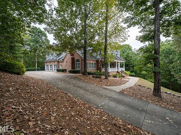 2nd image of 15 Saint Andrews Dr