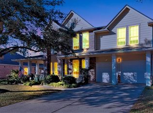 1625 Old Orchard Ln, Seabrook, TX 77586