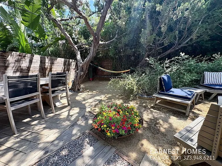 1410 Dartmouth Dr — Photo 4