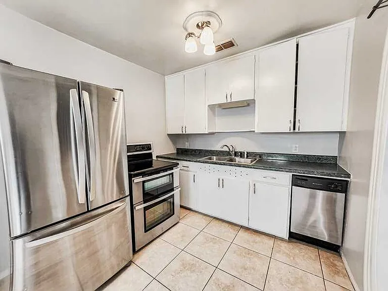 3241 Yale St N — Photo 5