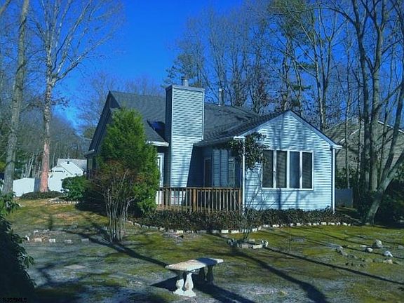 2nd image of 749 Ravenwood Dr