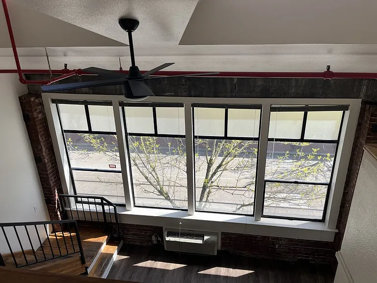 Everett Station Lofts — Photo 15