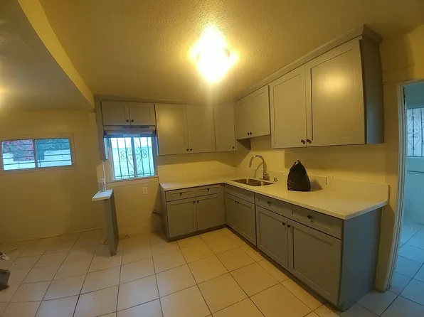 339 W 71st St, Los Angeles, CA 90003