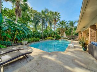 2617 Lakeway Dr, Seabrook, TX 77586