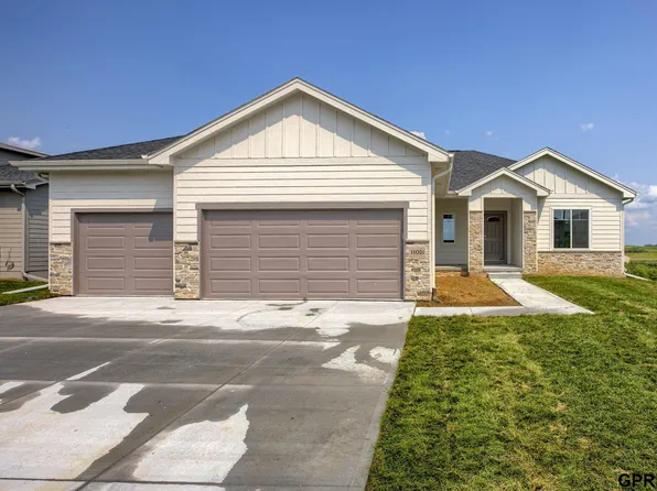 11021 N 169th St, Bennington, NE 68007