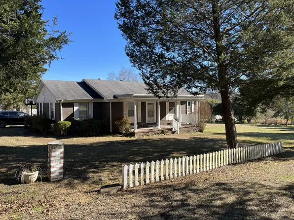 410 Taylor St, Waynesboro, TN 38485