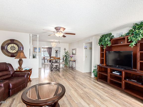 5th image of 4014 E Carmel Cir